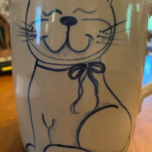 Marshall Pottery Cat Pitcher 6” x 4”
In great condition! - Picture 6 of 7